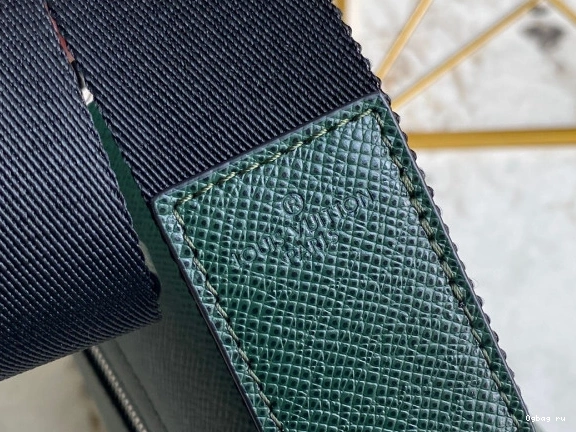 LOUIS DISTRICT VUITTON PM 0726